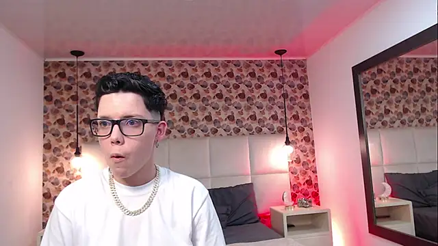 Snapshot of SpencerMontgomery chatting on September 18, 2025, 10:35 pm SpencerMontgomery online show from September 18, 2025, 10:35 pm