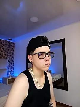 Snapshot of SpencerMontgomery chatting on October 18, 2025, 6:54 pm SpencerMontgomery online show from October 18, 2025, 6:54 pm