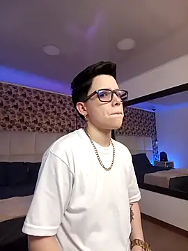 Snapshot of SpencerMontgomery chatting on October 2, 2025, 6:33 pm SpencerMontgomery online show from October 2, 2025, 6:33 pm