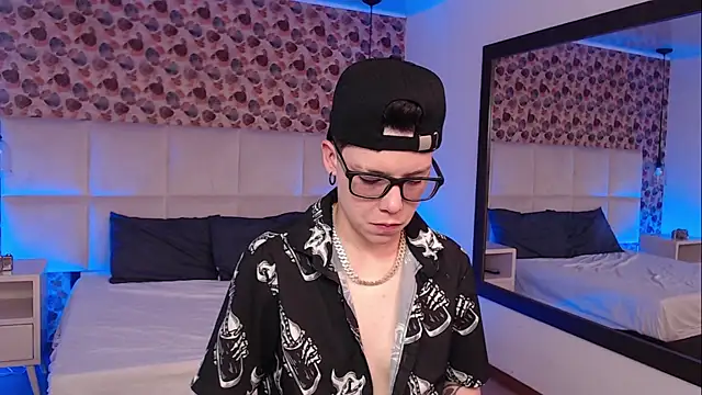 Snapshot of SpencerMontgomery chatting on October 19, 2025, 4:32 pm SpencerMontgomery online show from October 19, 2025, 4:32 pm