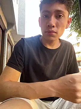 elfernh online show from October 19, 2025, 9:17 pm