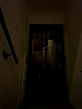 elfernh online show from October 6, 2025, 5:52 am