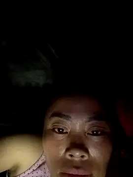 Snapshot of CoMay003 chatting on October 6, 2025, 9:21 am CoMay003 online show from October 6, 2025, 9:21 am