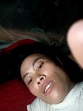 Snapshot of CoMay003 chatting on October 15, 2025, 3:09 pm CoMay003 online show from October 15, 2025, 3:09 pm