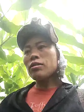 Snapshot of CoMay003 chatting on October 3, 2025, 4:47 am CoMay003 online show from October 3, 2025, 4:47 am