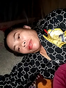 Snapshot of CoMay003 chatting on October 16, 2025, 7:33 pm CoMay003 online show from October 16, 2025, 7:33 pm