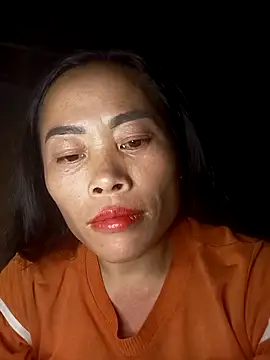 Snapshot of CoMay003 chatting on October 23, 2025, 1:21 pm CoMay003 online show from October 23, 2025, 1:21 pm