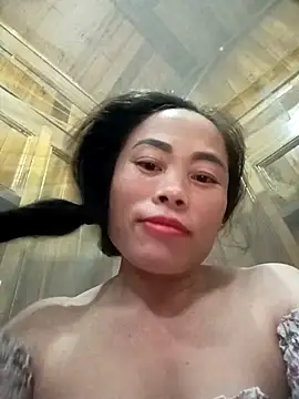 Snapshot of CoMay003 chatting on October 3, 2025, 4:52 pm CoMay003 online show from October 3, 2025, 4:52 pm