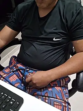 Snapshot of Carloskasado chatting on October 30, 2025, 11:12 pm Carloskasado online show from October 30, 2025, 11:12 pm