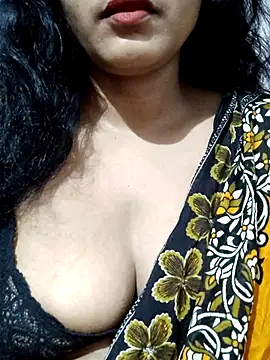 Snapshot of spicysuhana chatting on September 21, 2025, 6:24 pm spicysuhana online show from September 21, 2025, 6:24 pm