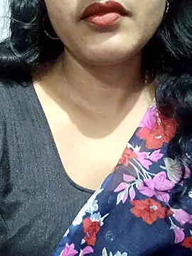 Snapshot of spicysuhana chatting on October 5, 2025, 11:12 am spicysuhana online show from October 5, 2025, 11:12 am