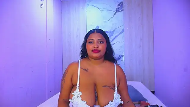 Snapshot of Cristal_hott1 chatting on September 14, 2025, 7:47 pm Cristal hott1 online show from September 14, 2025, 7:47 pm