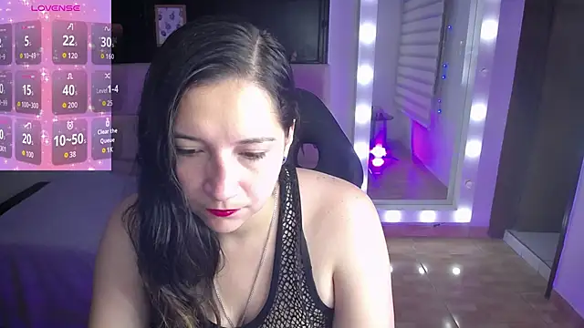 Agatha bellucci  online show from November 13, 2025, 1:04 pm