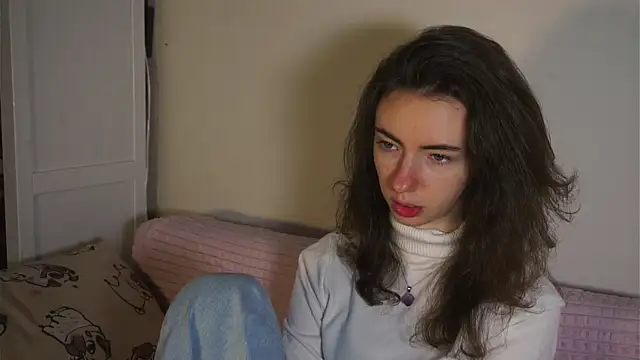 DeneenTurja online show from October 26, 2025, 10:15 am