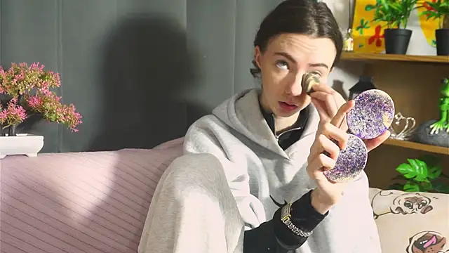 DeneenTurja online show from September 30, 2025, 9:37 am