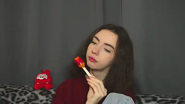 DeneenTurja online show from September 27, 2025, 10:21 am