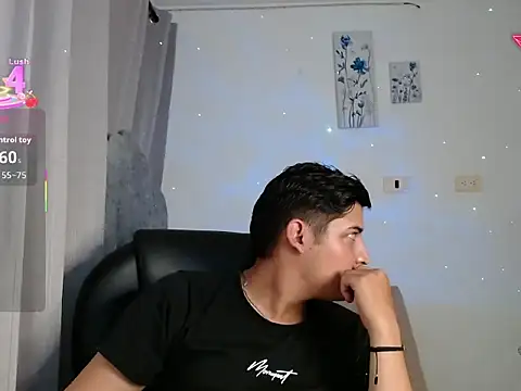 yesitwink  online show from March 11, 2026, 2:27 am