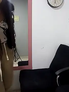 Snapshot of Nika_Hot chatting on October 2, 2025, 6:33 pm Nika Hot online show from October 2, 2025, 6:33 pm