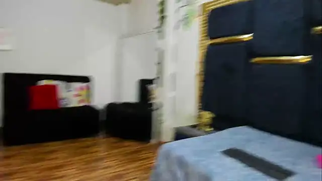 vzoeycooper online show from October 29, 2025, 12:53 am