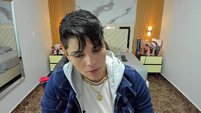 Snapshot of KAROLLJONES1 chatting on October 15, 2025, 7:55 pm KAROLLJONES1 online show from October 15, 2025, 7:55 pm