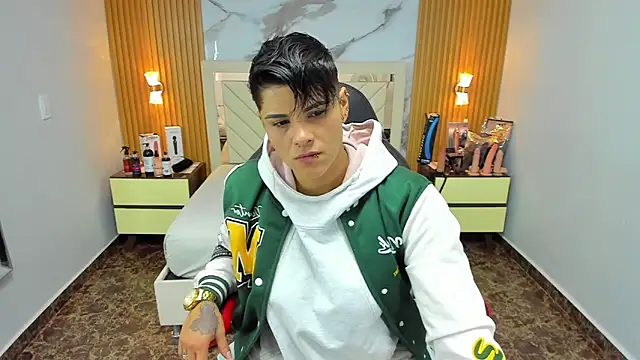 Snapshot of KAROLLJONES1 chatting on October 3, 2025, 2:59 am KAROLLJONES1 online show from October 3, 2025, 2:59 am