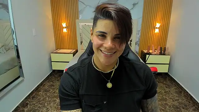 KAROLLJONES1 online show from March 5, 2026, 7:10 pm