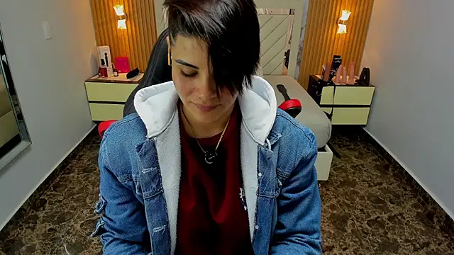 KAROLLJONES1 online show from February 6, 2026, 7:21 pm