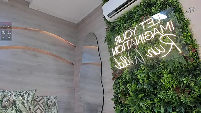 Snapshot of Alma_Leon chatting on September 26, 2025, 7:21 pm Alma Leon online show from September 26, 2025, 7:21 pm