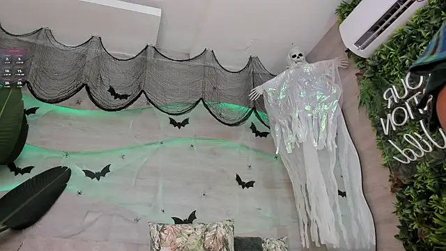 Snapshot of Alma_Leon chatting on October 31, 2025, 7:21 pm Alma Leon online show from October 31, 2025, 7:21 pm