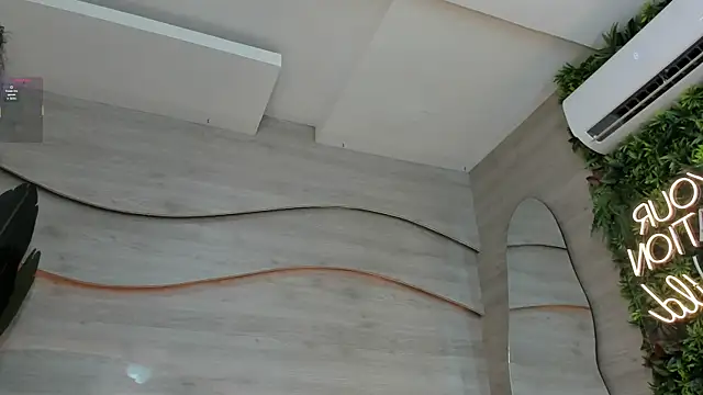 Snapshot of Alma_Leon chatting on October 9, 2025, 12:28 pm Alma Leon online show from October 9, 2025, 12:28 pm