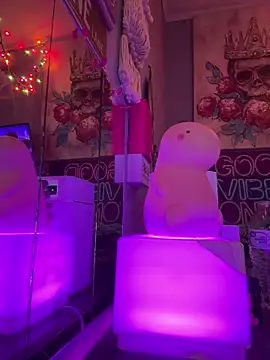 Snapshot of goddessmissmia chatting on March 4, 2026, 8:44 am goddessmissmia online show from March 4, 2026, 8:44 am