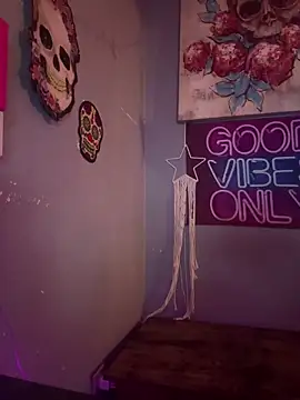 Snapshot of goddessmissmia chatting on March 1, 2026, 10:59 am goddessmissmia online show from March 1, 2026, 10:59 am