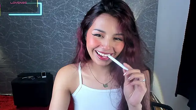 Snapshot of Miss_Charlottet chatting on October 22, 2025, 9:35 pm Miss Charlottet online show from October 22, 2025, 9:35 pm