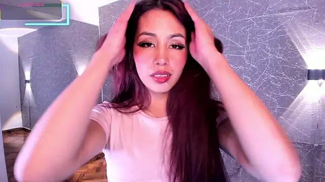 Snapshot of Miss_Charlottet chatting on October 13, 2025, 10:21 pm Miss Charlottet online show from October 13, 2025, 10:21 pm