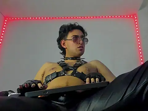 Snapshot of Alexxx_savage chatting on September 10, 2025, 3:38 am Alexxx savage online show from September 10, 2025, 3:38 am