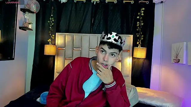 Snapshot of Room_69x chatting on October 11, 2025, 3:51 am Room 69x online show from October 11, 2025, 3:51 am