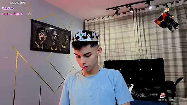 Snapshot of Room_69x chatting on October 25, 2025, 3:38 am Room 69x online show from October 25, 2025, 3:38 am