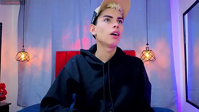 Room 69x online show from March 4, 2026, 12:35 pm