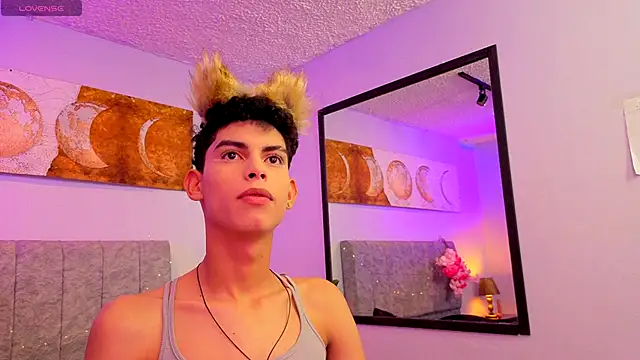 Snapshot of Room_69x chatting on September 26, 2025, 12:23 pm Room 69x online show from September 26, 2025, 12:23 pm