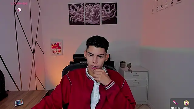 Snapshot of Room_69x chatting on October 28, 2025, 3:29 am Room 69x online show from October 28, 2025, 3:29 am