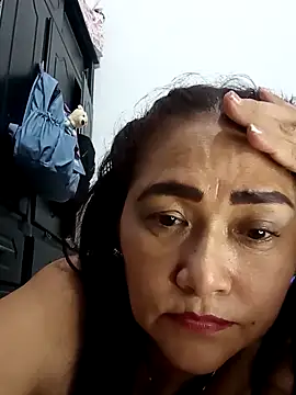 linda luna29 online show from September 28, 2025, 3:13 am