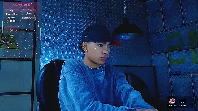 Snapshot of AlanCutee chatting on September 20, 2025, 1:16 pm AlanCutee online show from September 20, 2025, 1:16 pm