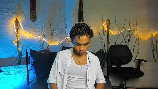 Snapshot of AlanCutee chatting on February 16, 2026, 1:21 pm AlanCutee online show from February 16, 2026, 1:21 pm