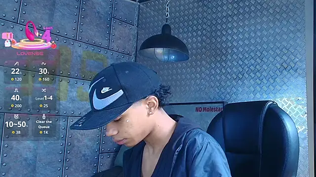 Snapshot of AlanCutee chatting on October 22, 2025, 12:26 pm AlanCutee online show from October 22, 2025, 12:26 pm