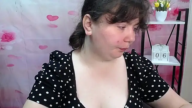 Snapshot of NeonilaLisova chatting on May 7, 2026, 5:11 am NeonilaLisova online show from May 7, 2026, 5:11 am