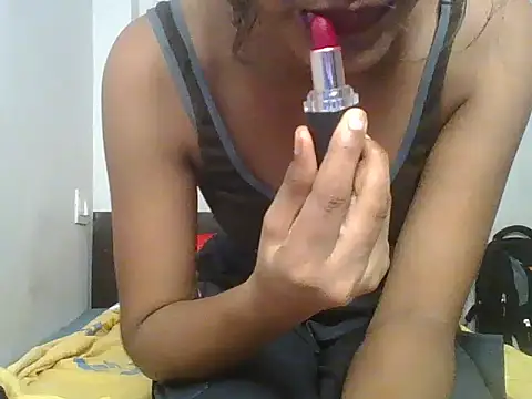 queen model25 online show from September 18, 2025, 6:55 pm