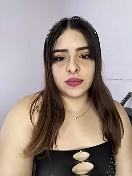 Nahomy cm online show from October 3, 2025, 8:43 pm