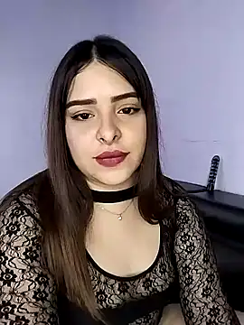 Nahomy cm online show from September 19, 2025, 8:35 pm