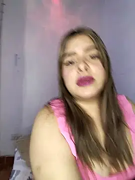 Nahomy cm online show from December 21, 2025, 8:20 pm