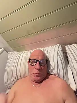 Snapshot of philefc chatting on February 15, 2026, 10:20 pm philefc online show from February 15, 2026, 10:20 pm